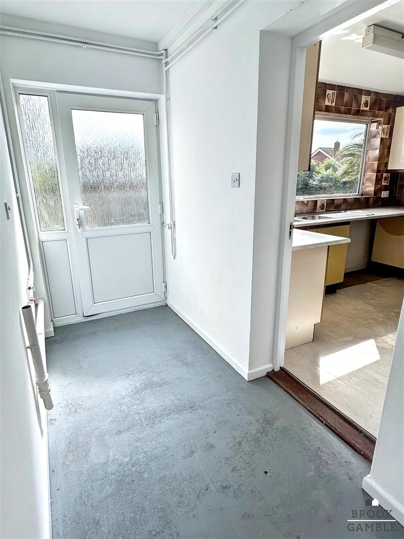 5 Bedroom House - Detached. Bracken Road in Eastbourne,  29